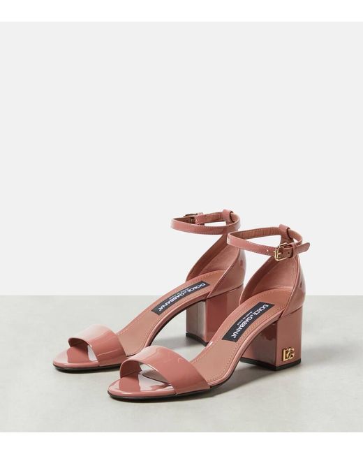 Sandalias de charol Dolce & Gabbana de color Pink