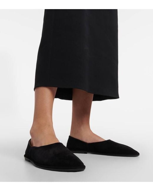 Slippers Canal in suede di The Row in Black