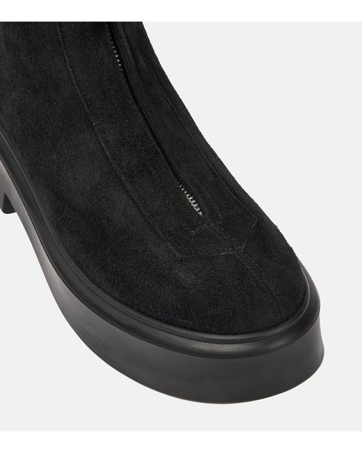 Bottines Zipped En Daim The Row en coloris Black