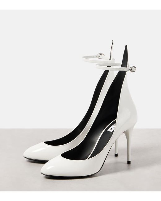 Salones Decollete 90 De Charol Alaïa de color White