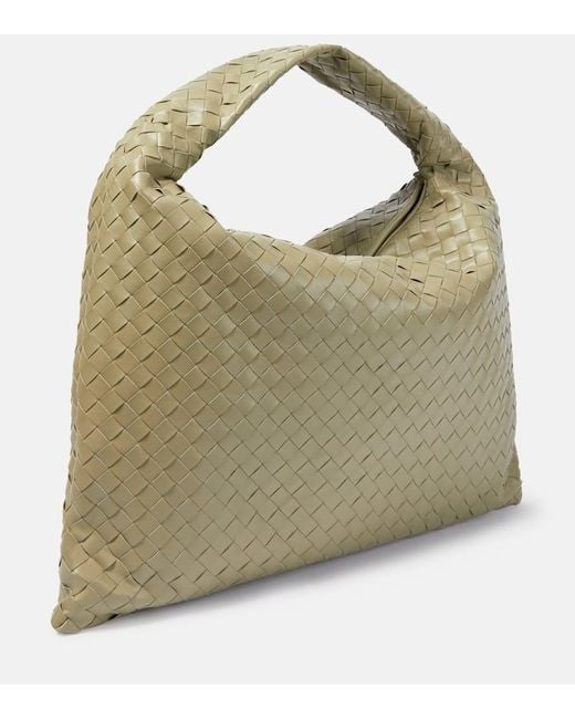 Bottega Veneta Metallic Schultertasche Hop Large Aus Leder