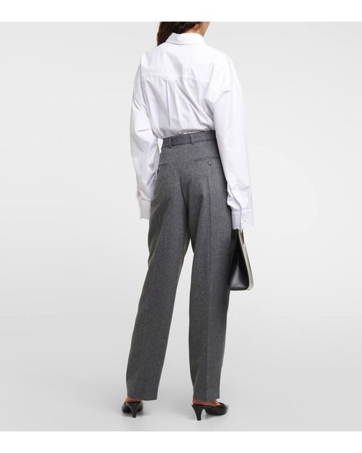 Pantaloni regular con pieghe di Totême  in Gray