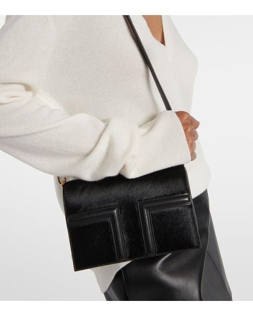 Totême  Black Tote T-Flap Mini Aus Kalbshaar