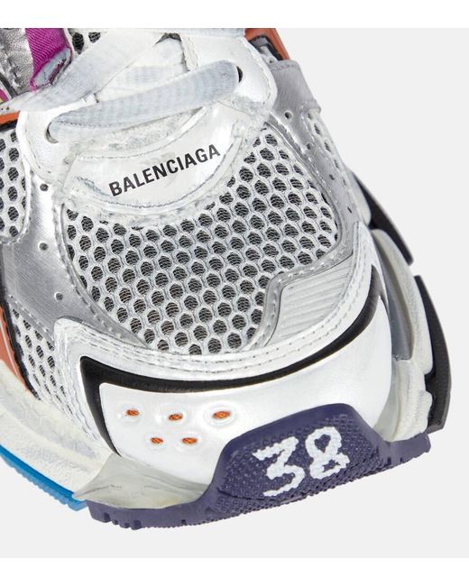 Sneakers Runner in mesh di Balenciaga in White