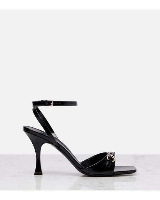 Sandalias Selene De Charol Con Horsebit Gucci de color Black