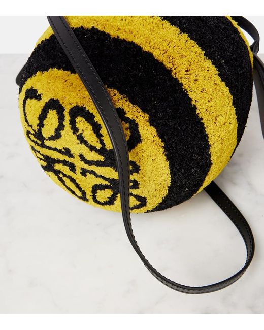 Bolso Cruzado Paula's Ibiza Bee De Rafia Loewe de color Yellow