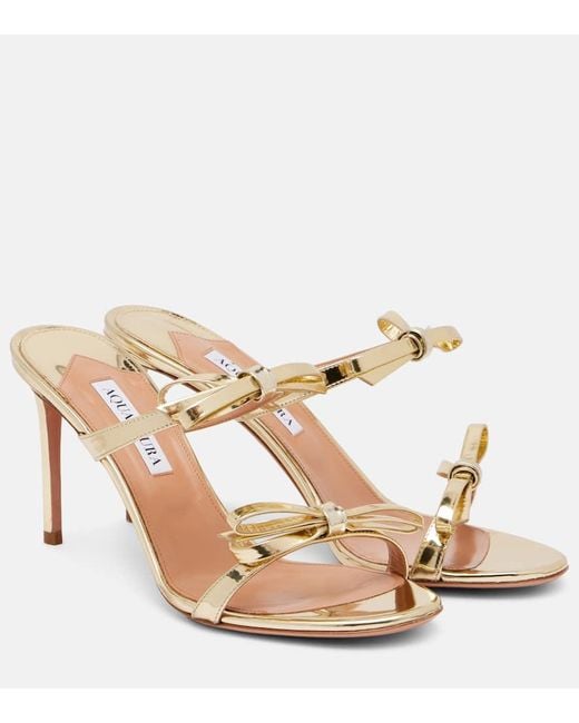 Mules Soave 85 di Aquazzura in Natural