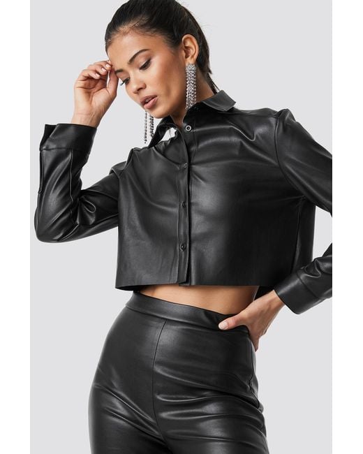 NA-KD Cropped Faux Leather Shirt Black | Lyst