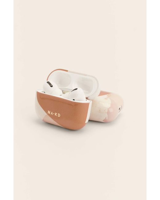 NA-KD Accessories Printed AirPod Case in Natur - Lyst