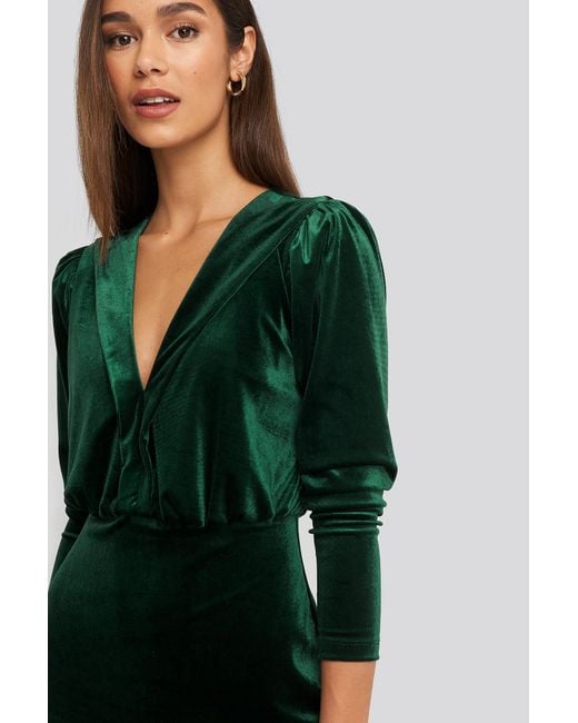 kleuring Verstelbaar sarcoom Trendyol Deep Neckline Velvet Dress in het Groen | Lyst NL