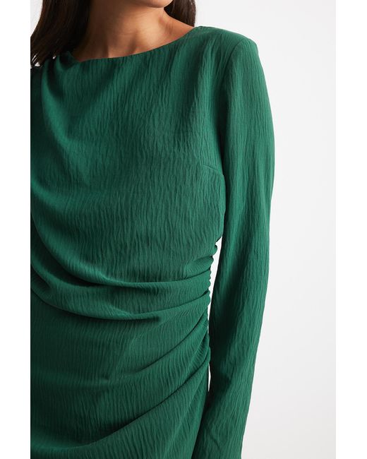 NA-KD Ingerimpelde Mini-jurk Met Gemarkeerde Taille in het Green