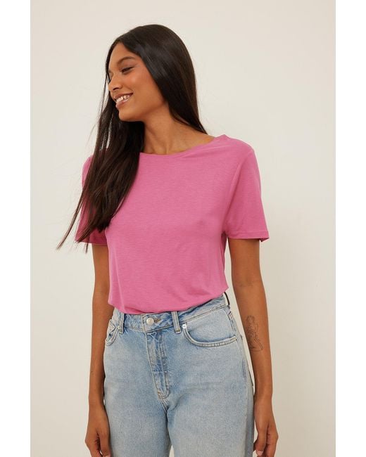 NA-KD Synthetik Viskose Tiefer Rücken T-Shirt in Pink | Lyst AT