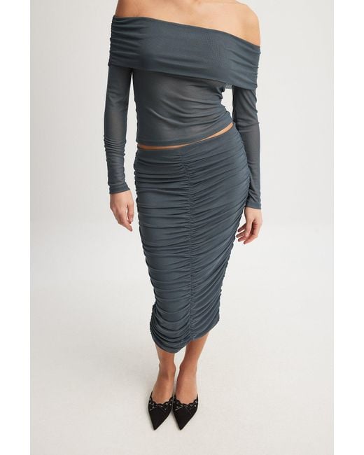 NA-KD Vollan X Rouched Mesh Midi Skirt in het Green