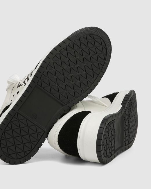 Naked Wolfe White Cm-00