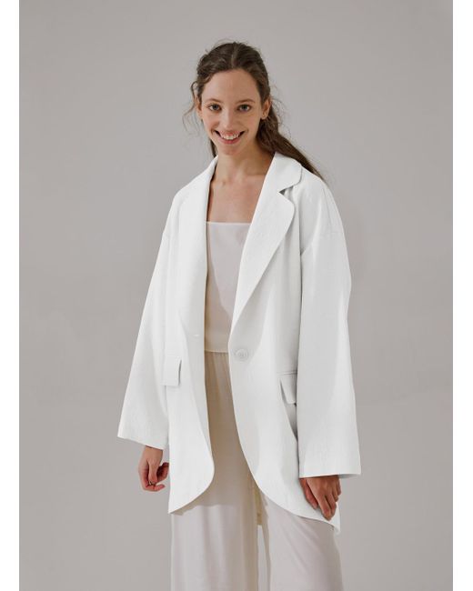 white relaxed blazer