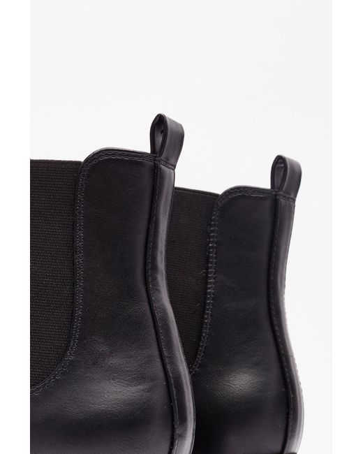 chelsea boots me