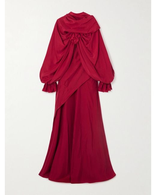 Alexander McQueen Red Robe Aus Habutai-Seide Mit Falten, Rüschen Und Cape-Effekt