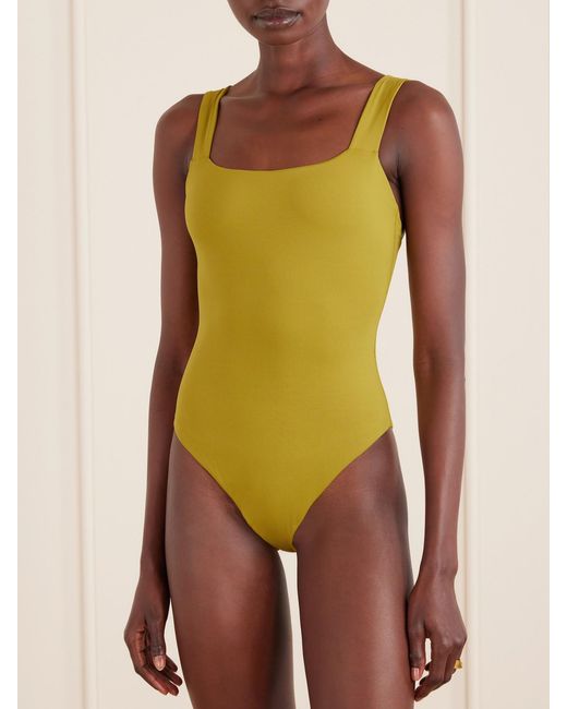 Taller Marmo Yellow Set Aus Badeanzug Und Pareo Mit Troddeln