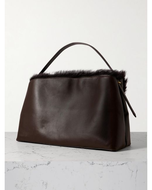 Totême  Black T-Lock Schultertasche Aus Shearling