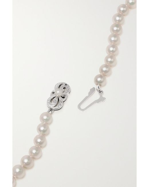 Mikimoto White Set Aus Perlenkette Und -Ohrsteckern Mit Details Aus 18 Karat Weißgold