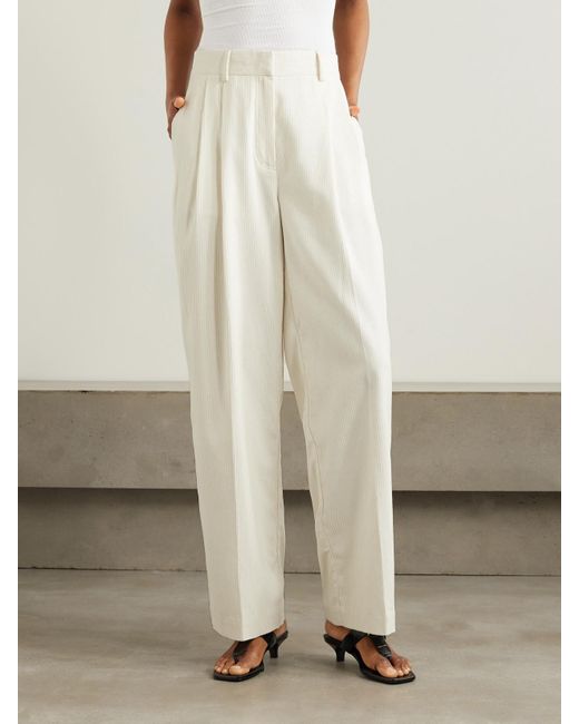Pantalon Large En Velours De Soie Et De Coton Biologique Mélangés Côtelés À Plis Totême  en coloris White
