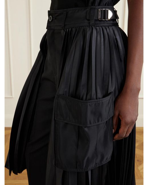 Sacai Black Pleated Twill Wide-Leg Shorts