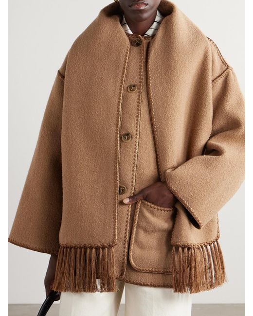 Totême  Natural Jacke Aus Bouclé Aus Einer Wollmischung Mit Fransen