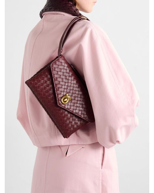Sac Porté Épaule En Cuir Intrecciato Knot Lock Medium Bottega Veneta en coloris Red