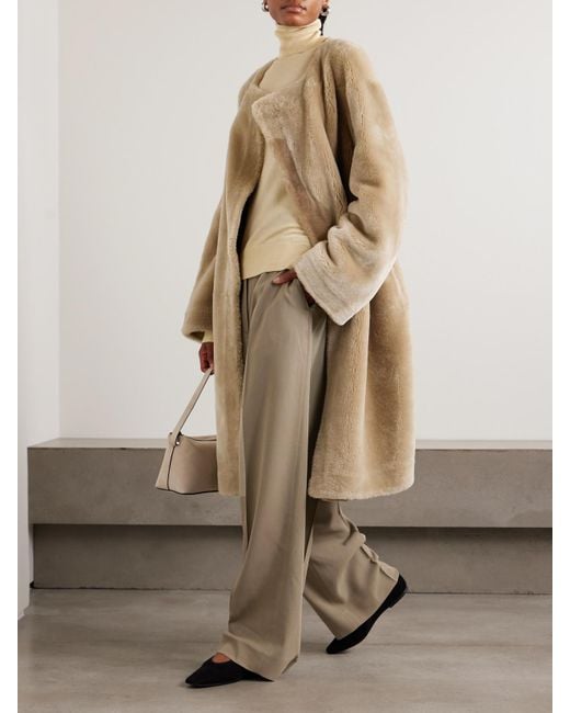 Totême  Natural Mantel Aus Shearling