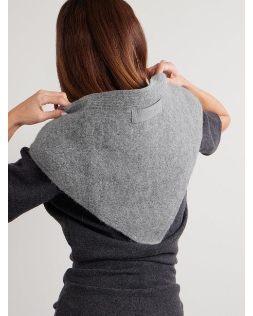 Jacquemus Gray Schal Aus Gebürstetem Strick Mit Applikation