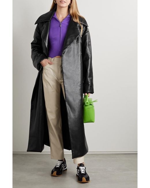 Nanushka Black Liano Wattierter Mantel Aus Recyceltem Kunstleder Mit Gürtel