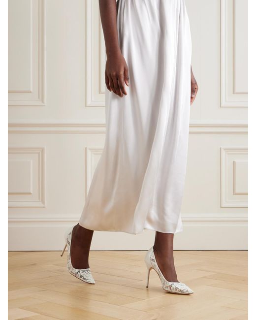 Manolo Blahnik White Bbla 105 Pumps Aus Schnurgebundener Spitze Mit Besätzen Aus Seidensatin