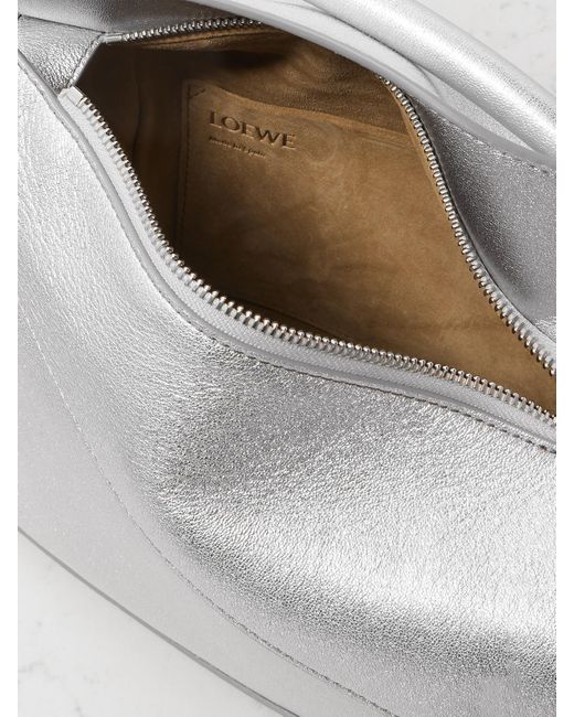 Sac Porté Épaule En Cuir Texturé Métallisé Puzzle Edge Mini Loewe en coloris Gray
