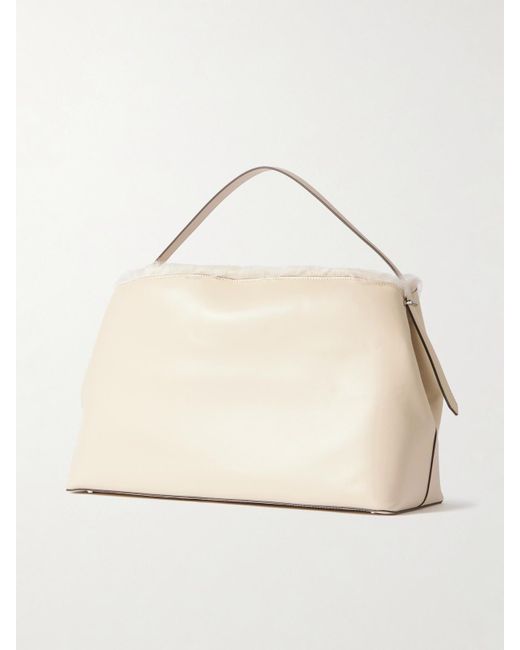 Totême  Natural T-Lock Schultertasche Aus Shearling