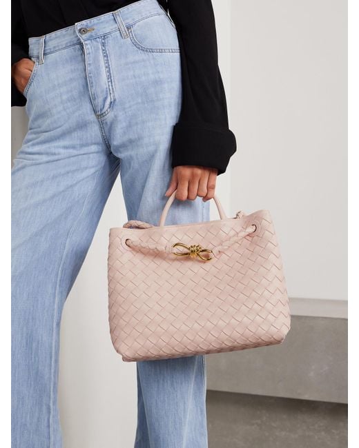 Sac À Main En Cuir Intrecciato Andiamo Bottega Veneta en coloris Pink