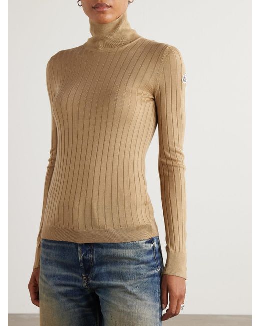 Moncler Natural Rollkragenpullover Aus Einer Gerippten Woll-Kaschmirmischung Mit Knöpfen Und Applikation
