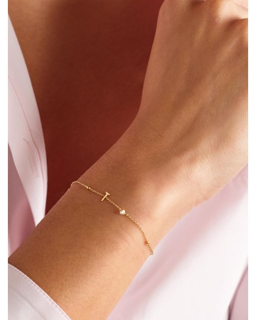 STONE AND STRAND Metallic Initial Armband Aus 14 Karat Mit Perlen