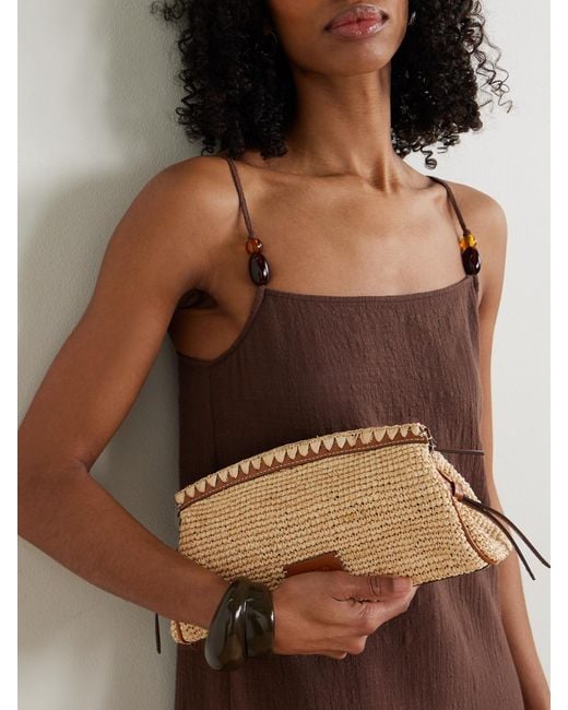 Staud Natural Maude Clutch Aus Raffiabast Mit Lederbesätzen