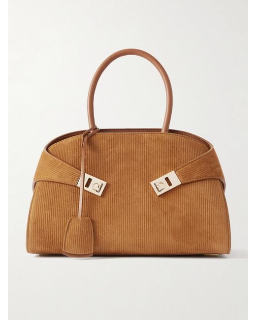 Ferragamo Brown Hug Grainy Kleine Schultertasche Aus Veloursleder Mit Lederbesätzen Und Verzierungen