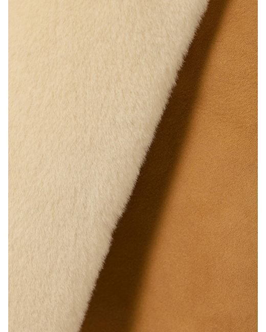 Manteau En Peau Lainée Totême  en coloris Natural