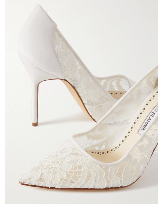 Manolo Blahnik White Bbla 105 Pumps Aus Schnurgebundener Spitze Mit Besätzen Aus Seidensatin