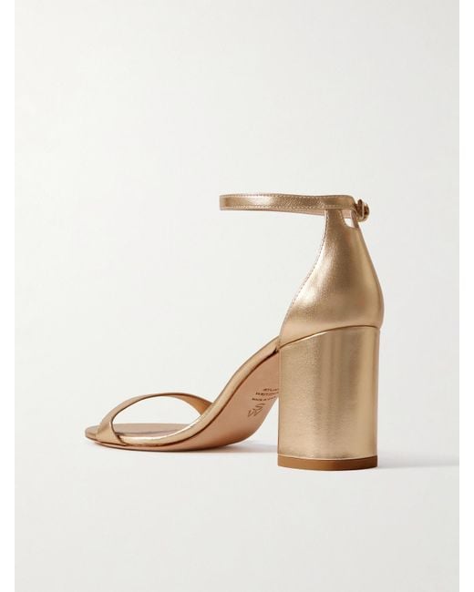 Stuart Weitzman Natural Nudist Block Sandalen Aus Metallic-Leder