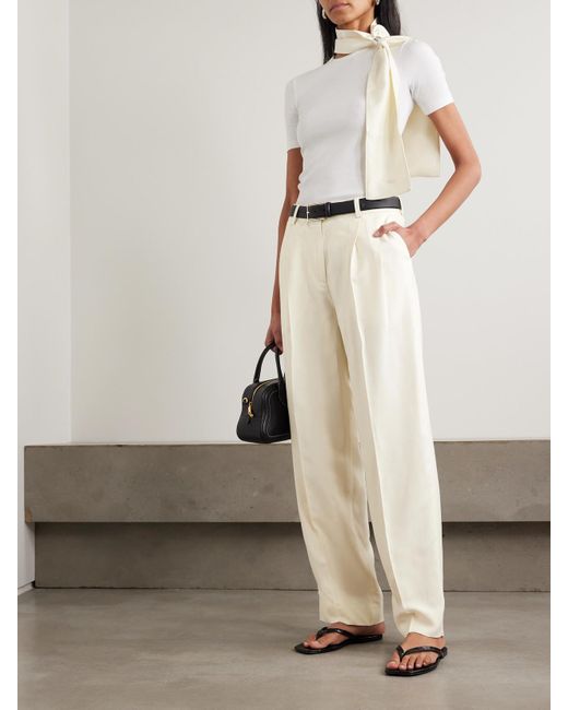 Pantalon Fuselé En Tissu À Plis Totême  en coloris White