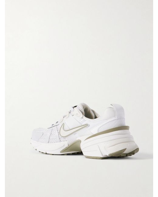 Baskets En Résille À Finitions En Caoutchouc V2K Run Nike en coloris White