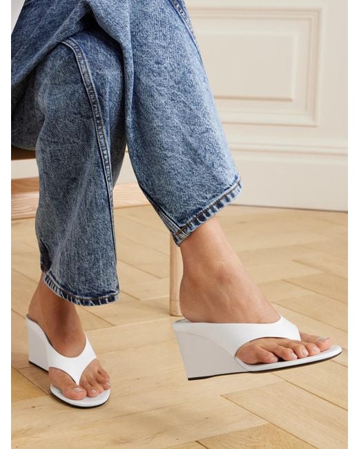 【ALAIA直営店】MULES TONG COMPENSeES EN SATIN 17978310tn_999_f.jpg?impolicy=