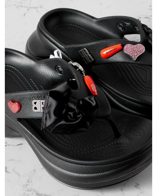 Balenciaga Black Crocs Zehensandalen Aus Gummi Mit Verzierungen Und Plateau