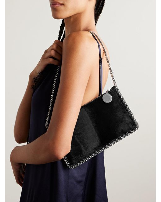 Stella McCartney Black Falabella Pochette Schultertasche Aus Gebürstetem Samt