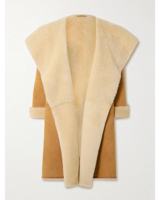 Manteau En Peau Lainée Totême  en coloris Natural