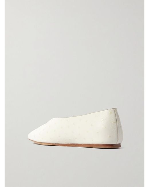 Le Monde Beryl White Regency Ballerinas Aus Leder Mit Straußeneffekt