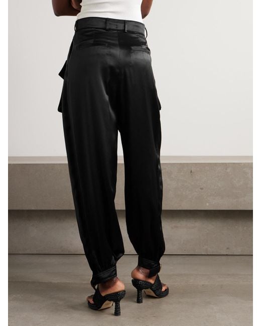 Chloé Black Hose Mit Schmal Zulaufendem Bein Aus Seidensatin Mit Raffungen Und Verzierungen